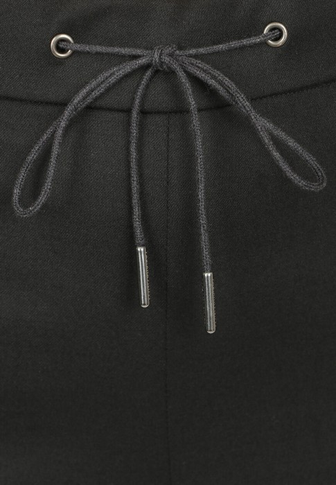 брюки  из проверенных материалов спереди