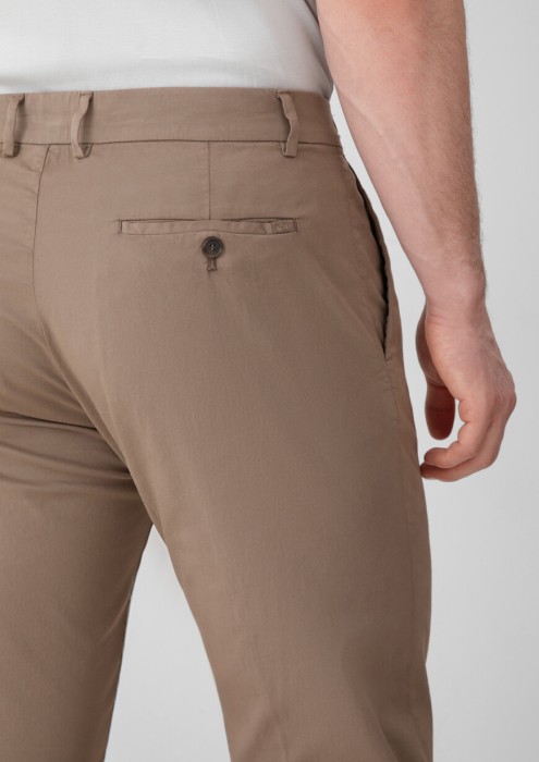 Товар коричневого цвета с внутренней стороны