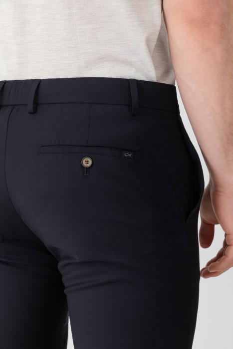 Товар синего цвета с внутренней стороны