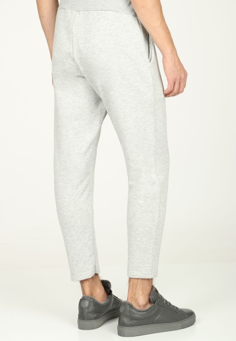 Товар серого цвета с внутренней стороны