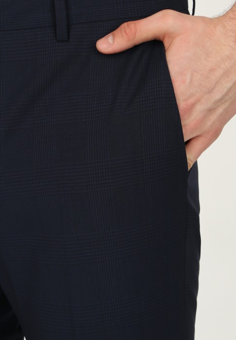 Товар синего цвета с внутренней стороны