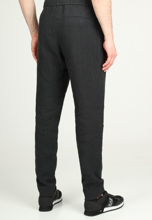 Товар черного цвета с внутренней стороны