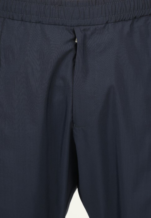 Товар синего цвета с внутренней стороны