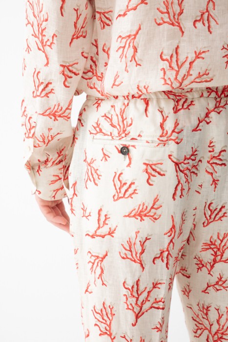 Товар разноцветного цвета с внутренней стороны