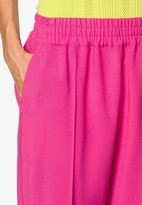 брюки  из проверенных материалов спереди