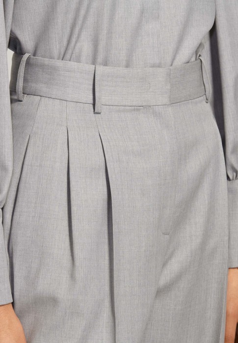 брюки  из проверенных материалов спереди