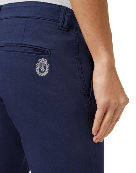 Товар синего цвета с внутренней стороны