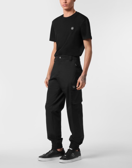 Товар черного цвета с внутренней стороны