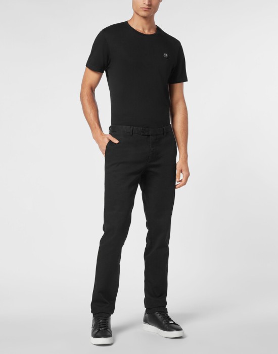 Товар черного цвета с внутренней стороны