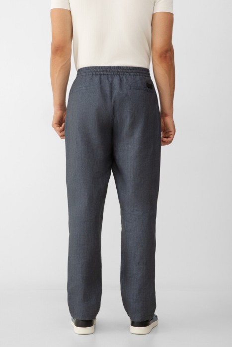 брюки  по цене 63000 руб вид справа