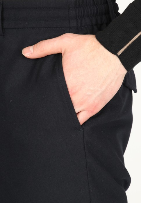 Товар синего цвета с внутренней стороны