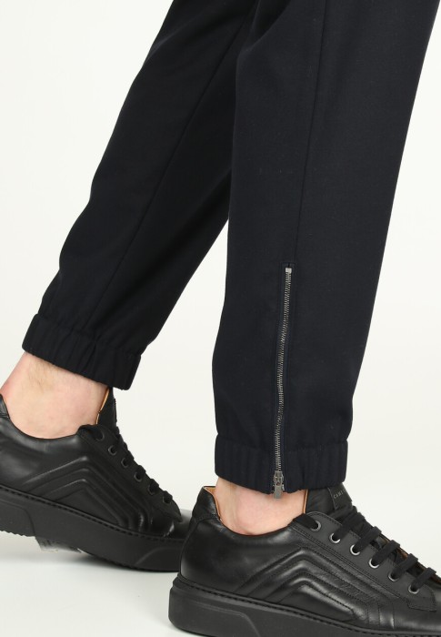 брюки  из проверенных материалов спереди