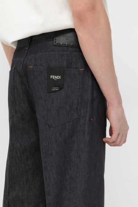 Товар синего цвета с внутренней стороны