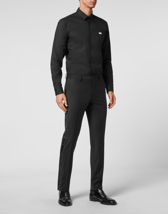 Товар черного цвета с внутренней стороны