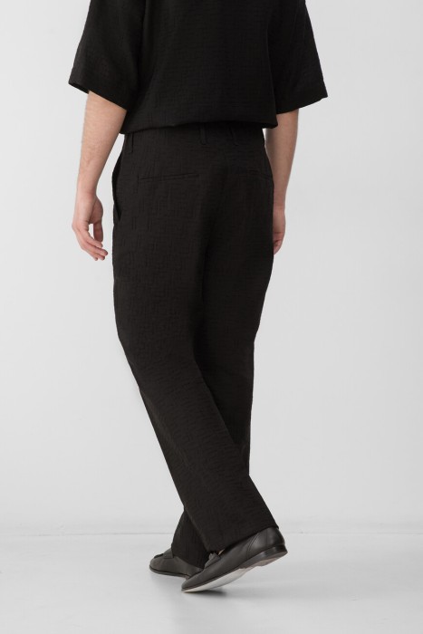 брюки  от бренда fendi вид слева