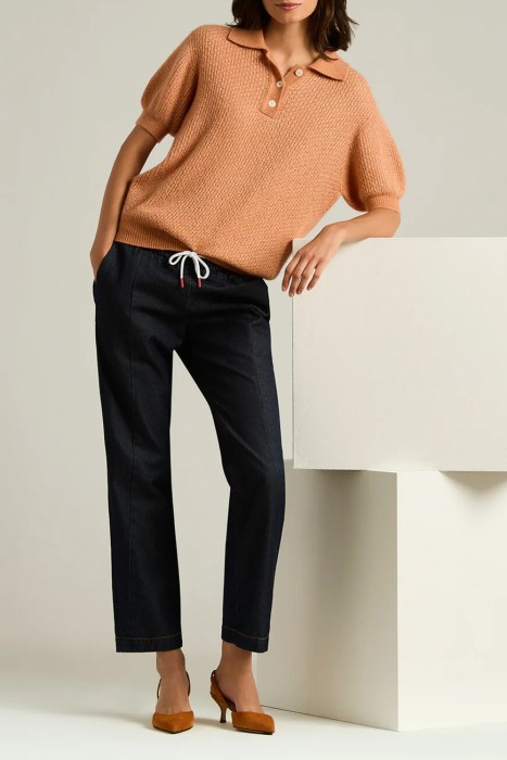 Товар синего цвета с внутренней стороны