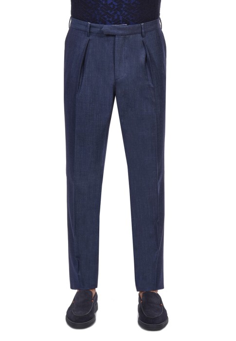 брюки  по цене 102830 руб вид справа