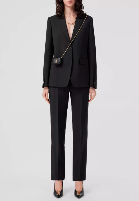 брюки  от бренда burberry вид слева