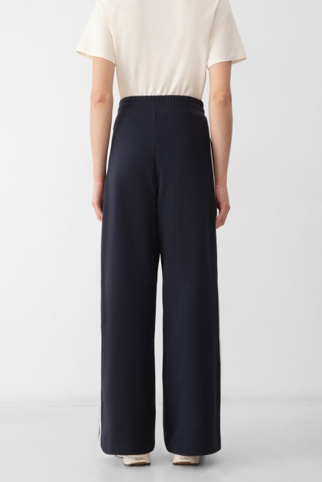 брюки  от бренда max mara вид слева