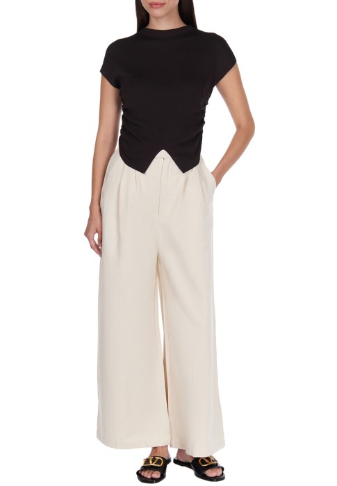 брюки  по цене 13930 руб вид справа