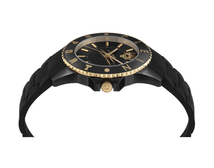 Товар черного цвета с внутренней стороны