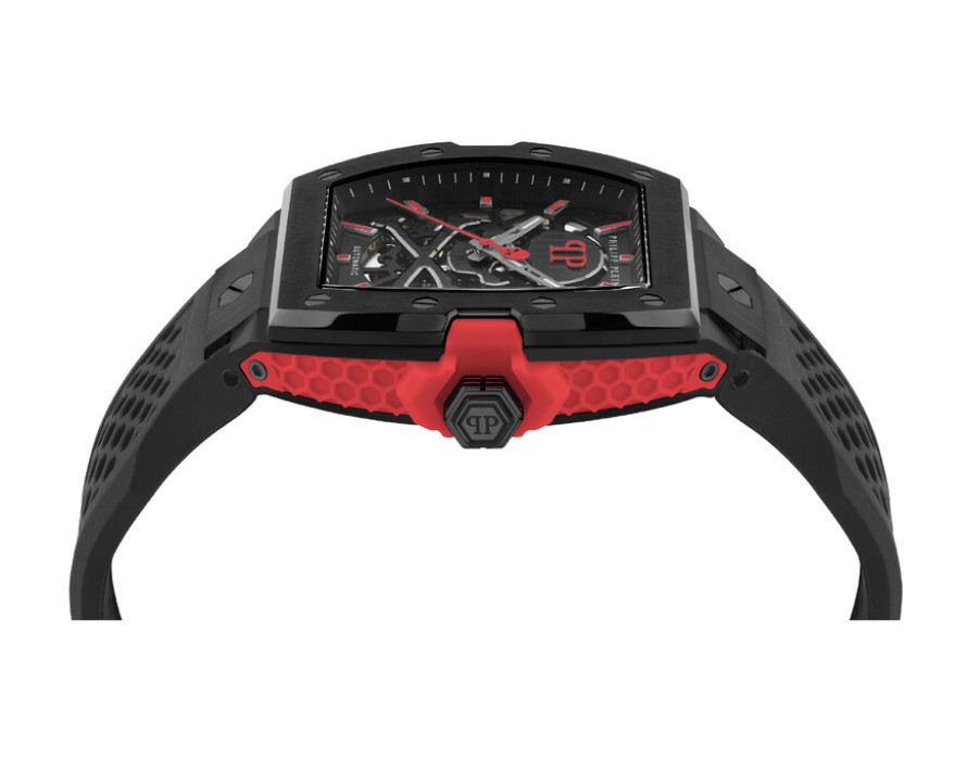 Товар черного цвета с внутренней стороны