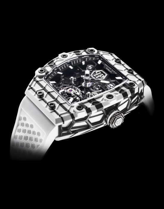 Товар черного цвета с внутренней стороны