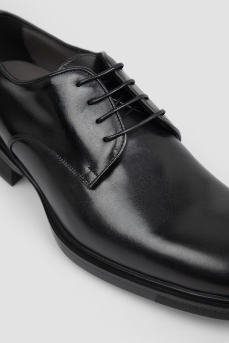 Товар черного цвета с внутренней стороны