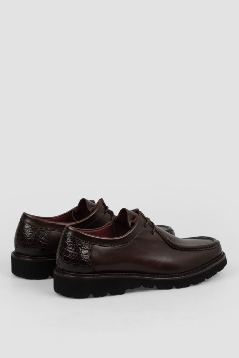 Товар коричневого цвета с внутренней стороны