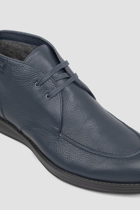 Товар синего цвета с внутренней стороны