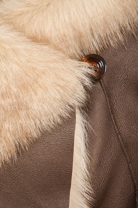 дубленка  по цене 170500 руб вид справа