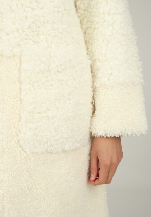 дубленка  для взрослого возраста с изнаночной стороны