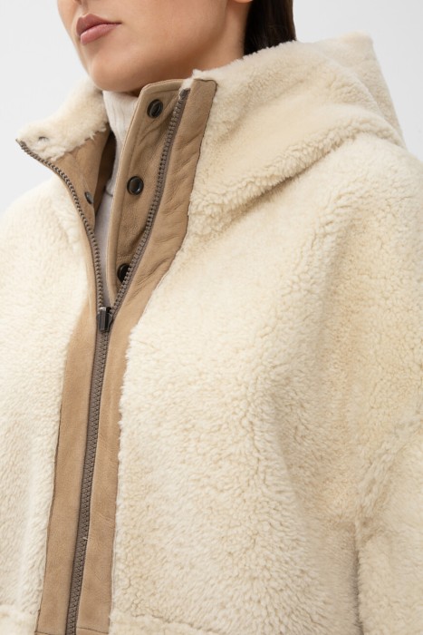 дубленка  для взрослого возраста с изнаночной стороны