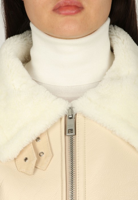 дубленка  для взрослого возраста с изнаночной стороны