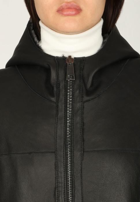 дубленка  для взрослого возраста с изнаночной стороны