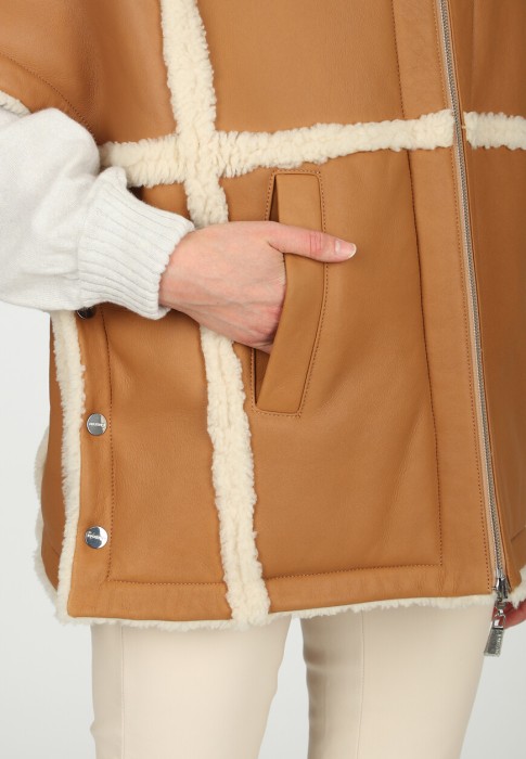 дубленка  универсального стиля с лицевой стороны