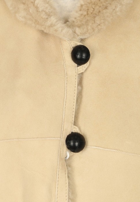 дубленка  из проверенных материалов спереди