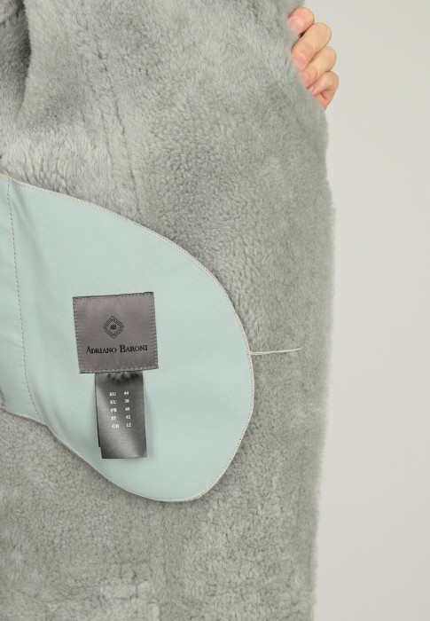 дубленка  универсального стиля с лицевой стороны