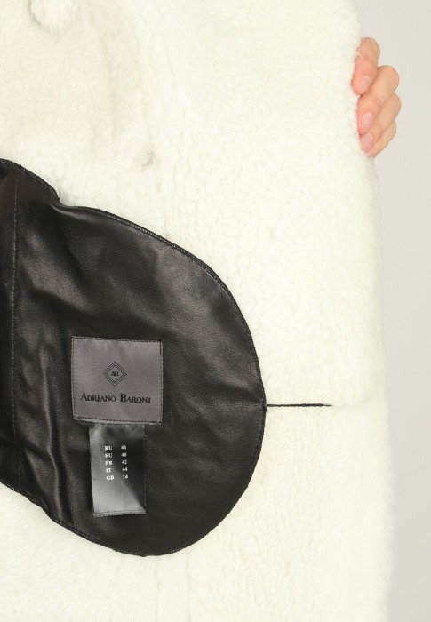 дубленка  для взрослого возраста с изнаночной стороны