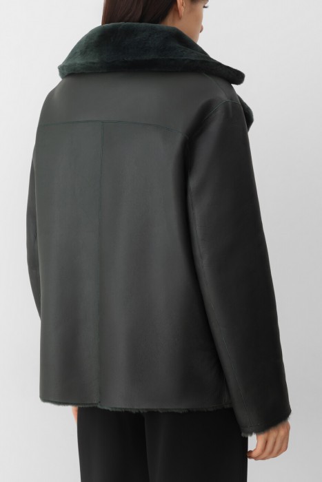 дубленка  универсального стиля с лицевой стороны