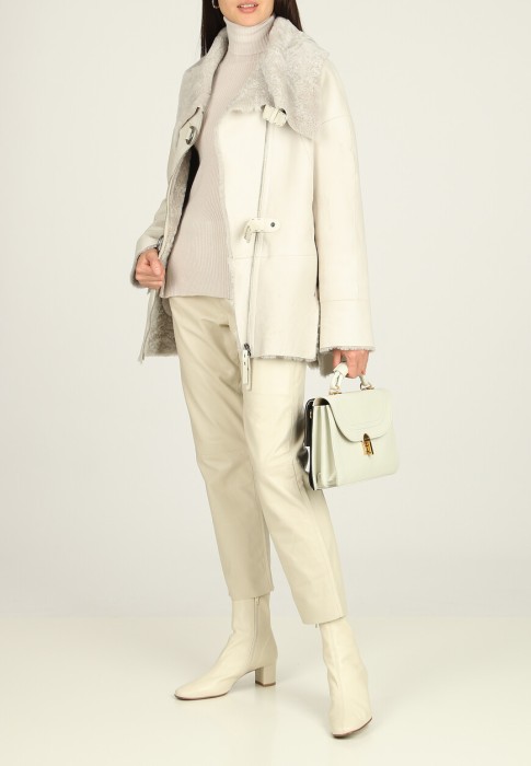 дубленка  по цене 271880 руб вид справа