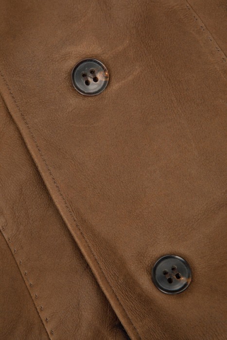 Товар коричневого цвета с внутренней стороны