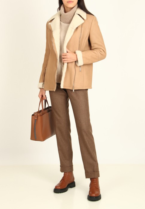 дубленка  по цене 590900 руб вид справа