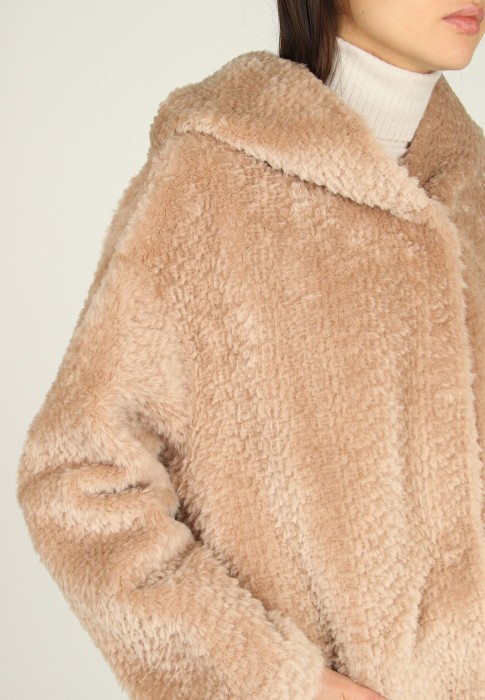 дубленка  по цене 232600 руб вид справа