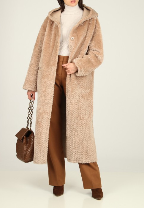 Товар розового цвета с внутренней стороны