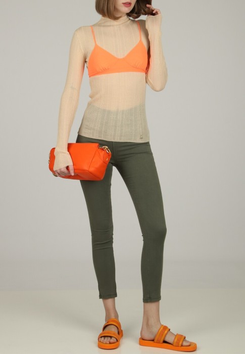 джеггинсы  по цене 12530 руб вид справа