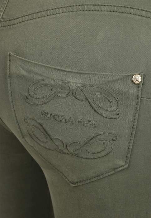 Товар зеленого цвета с внутренней стороны