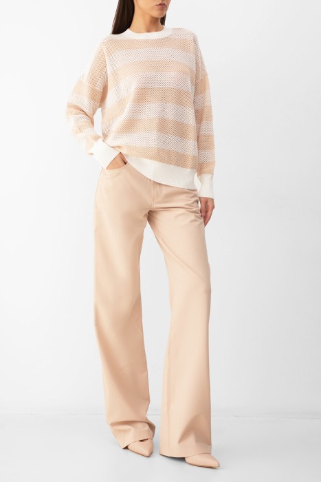 Товар разноцветного цвета с внутренней стороны