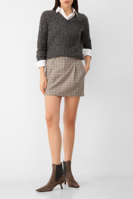 Товар серого цвета с внутренней стороны