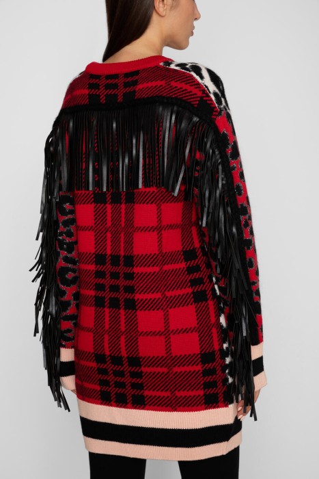 джемпер  с лого из кристаллов по цене 76400 руб вид справа